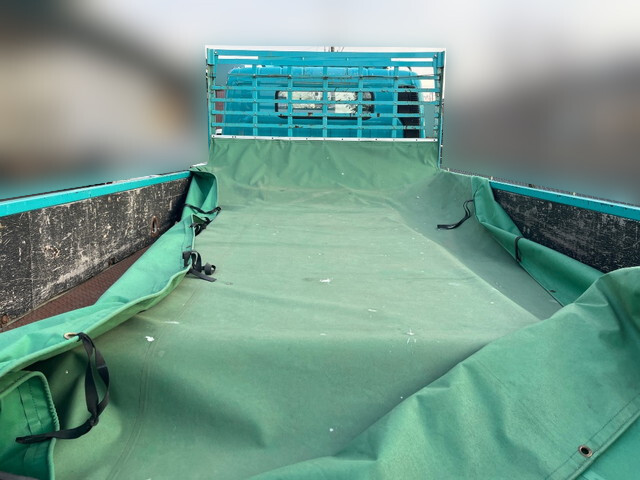 三菱ふそうキャンター平ボディ小型（2t・3t）[写真09]