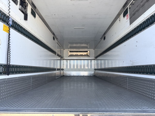 日野レンジャー冷凍車（冷蔵車）中型（4t）[写真11]