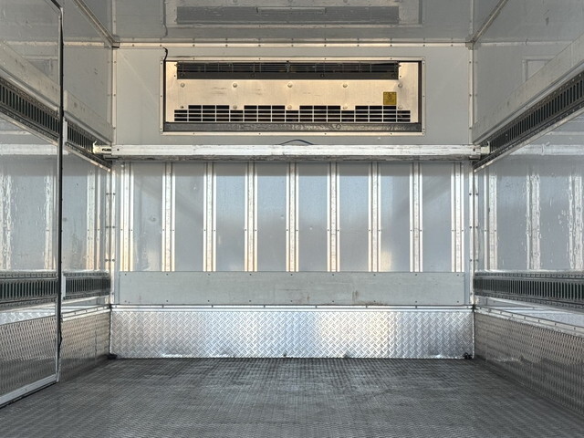 日野レンジャー冷凍車（冷蔵車）中型（4t）[写真12]