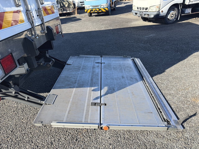 日野レンジャー冷凍車（冷蔵車）中型（4t）[写真18]