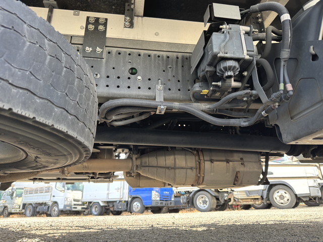 いすゞフォワード冷凍車（冷蔵車）中型（4t）[写真22]