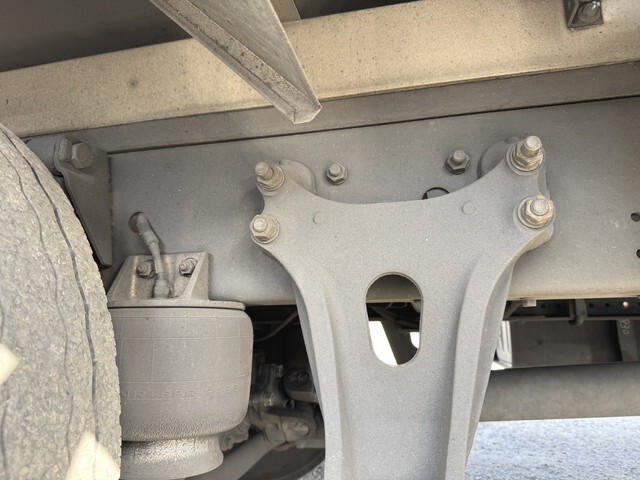 いすゞフォワード冷凍車（冷蔵車）中型（4t）[写真24]