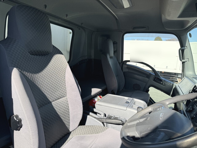 いすゞフォワード冷凍車（冷蔵車）中型（4t）[写真26]