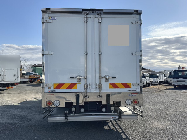 いすゞフォワード冷凍車（冷蔵車）中型（4t）[写真05]