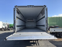 いすゞフォワード冷凍車（冷蔵車）中型（4t）[写真08]