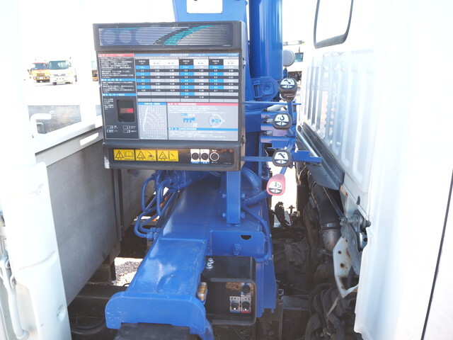 いすゞエルフクレーン4段小型（2t・3t）[写真10]