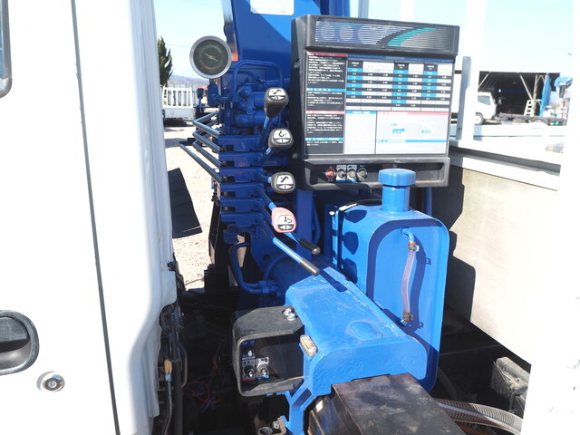 いすゞエルフクレーン4段小型（2t・3t）[写真14]