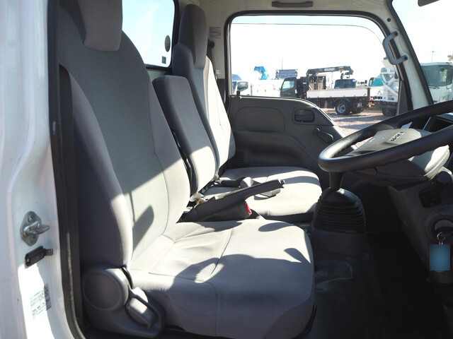 いすゞエルフクレーン4段小型（2t・3t）[写真36]