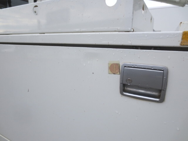 三菱ふそうキャンター高所作業車小型（2t・3t）[写真28]