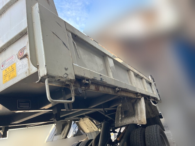 三菱ふそうキャンターダンプ小型（2t・3t）[写真13]