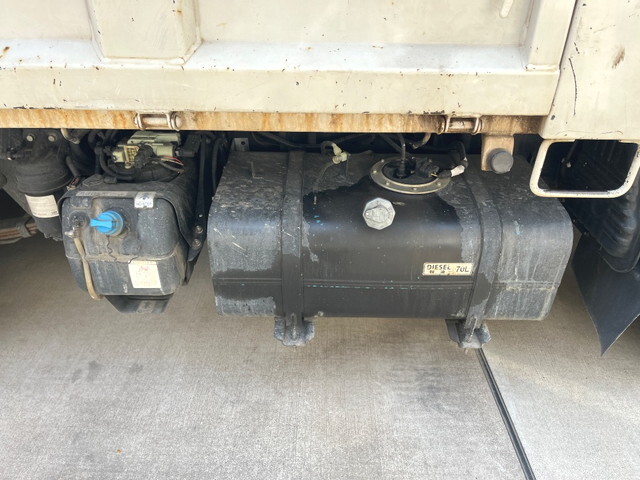 三菱ふそうキャンターダンプ小型（2t・3t）[写真18]