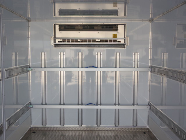 三菱ふそうファイター冷凍車（冷蔵車）中型（4t）[写真07]