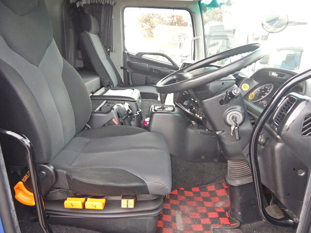 日野プロフィアアルミウイング大型（10t）[写真20]