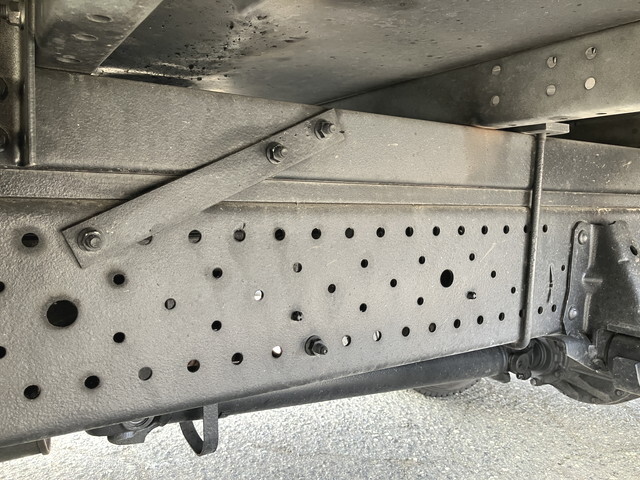 いすゞエルフアルミバン小型（2t・3t）[写真20]