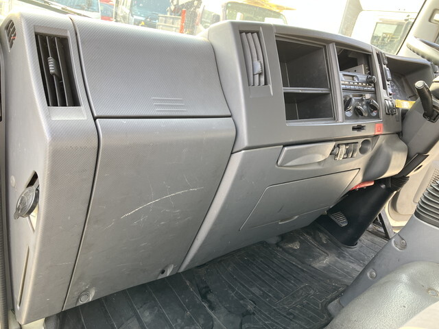 いすゞエルフアルミバン小型（2t・3t）[写真29]