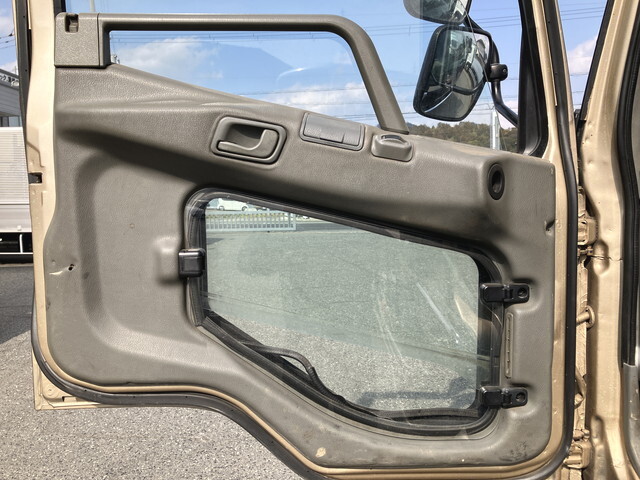 三菱ふそうファイターセルフローダー増トン（6t・8t）[写真28]