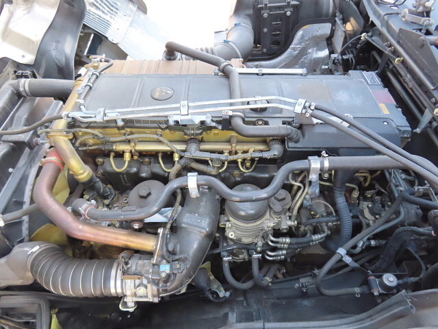 三菱ふそうスーパーグレートアルミウイング大型（10t）[写真17]