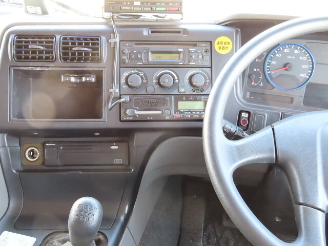 三菱ふそうスーパーグレートアルミウイング大型（10t）[写真24]