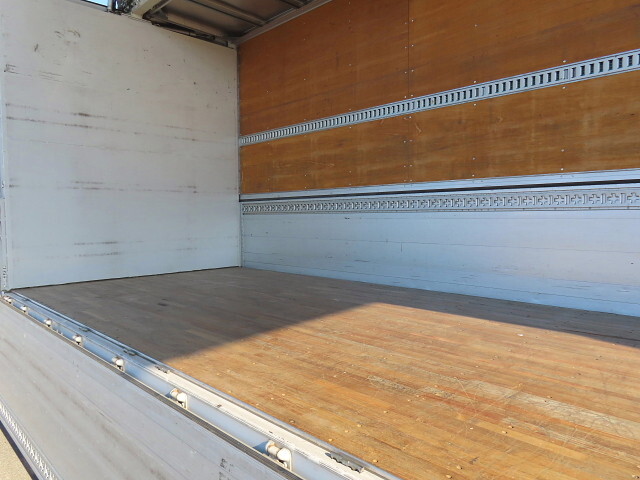 三菱ふそうスーパーグレートアルミウイング大型（10t）[写真30]