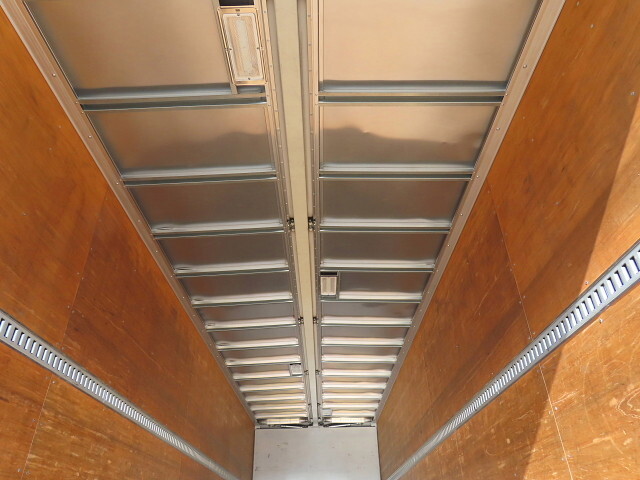 三菱ふそうスーパーグレートアルミウイング大型（10t）[写真34]