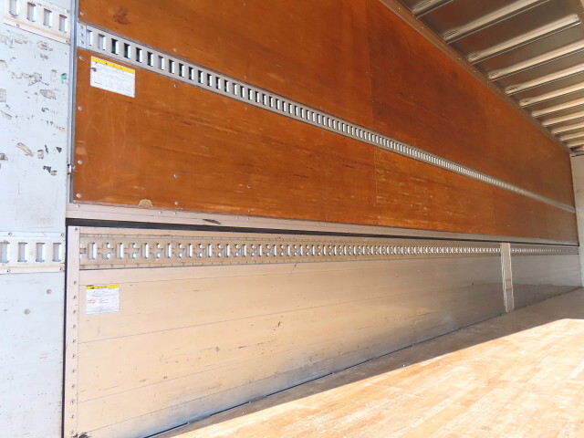 三菱ふそうスーパーグレートアルミウイング大型（10t）[写真35]