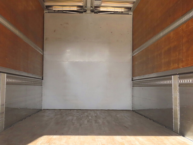 三菱ふそうスーパーグレートアルミウイング大型（10t）[写真37]