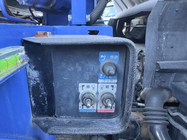 いすゞエルフクレーン4段小型（2t・3t）[写真25]