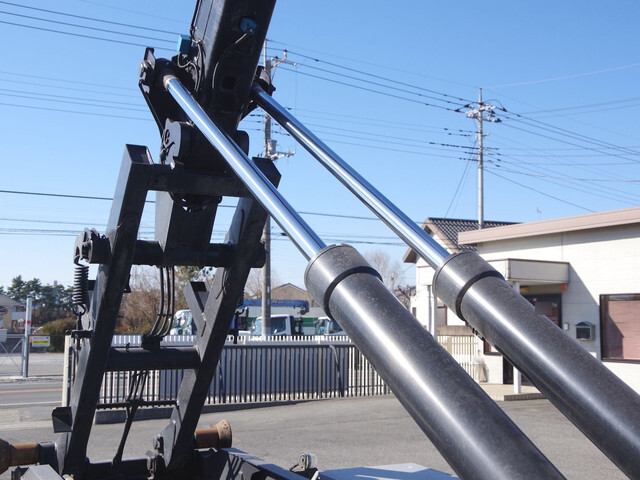 三菱ふそうファイターコンテナ専用車中型（4t）[写真10]