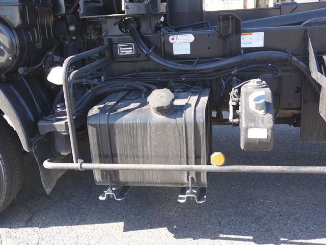 三菱ふそうファイターコンテナ専用車中型（4t）[写真13]