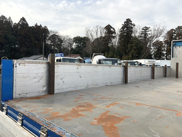 日野プロフィアアルミブロック大型（10t）[写真18]