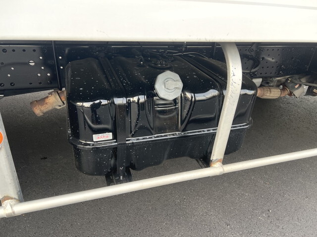 いすゞエルフ冷凍車（冷蔵車）小型（2t・3t）[写真32]