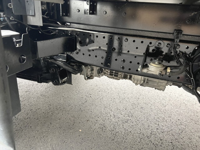 いすゞエルフ冷凍車（冷蔵車）小型（2t・3t）[写真37]