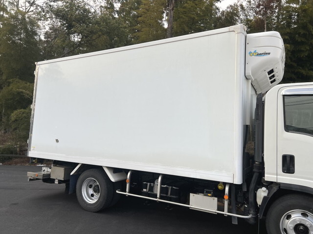 いすゞエルフ冷凍車（冷蔵車）小型（2t・3t）[写真06]