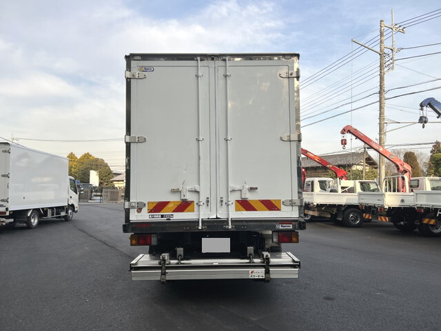 いすゞエルフ冷凍車（冷蔵車）小型（2t・3t）[写真07]