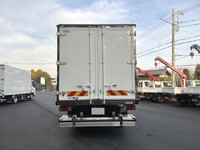 いすゞエルフ冷凍車（冷蔵車）小型（2t・3t）[写真08]