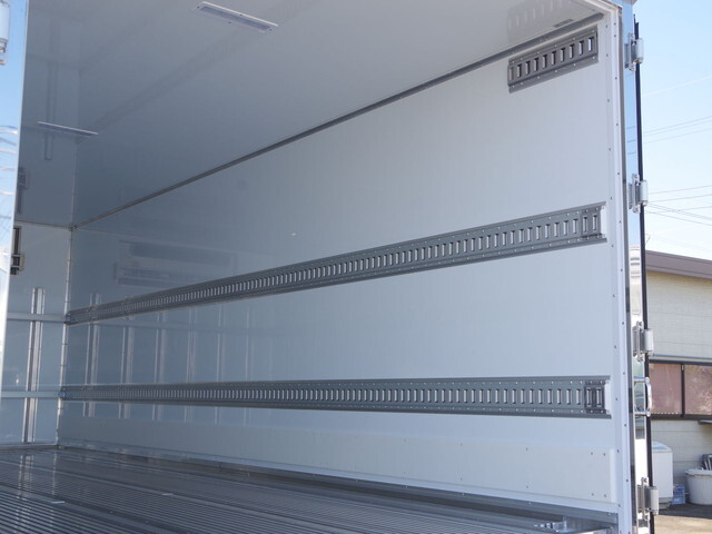 三菱ふそうファイター冷凍車（冷蔵車）中型（4t）[写真14]