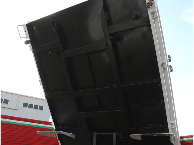 三菱ふそうキャンターダンプ小型（2t・3t）[写真14]