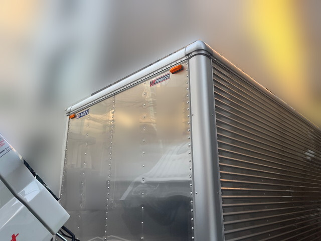 三菱ふそうキャンターアルミバン小型（2t・3t）[写真14]