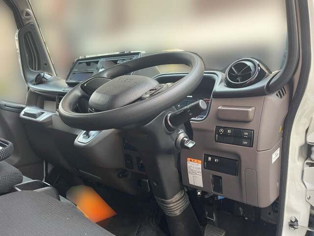 三菱ふそうキャンターアルミバン小型（2t・3t）[写真27]