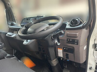 三菱ふそうキャンターアルミバン小型（2t・3t）[写真28]