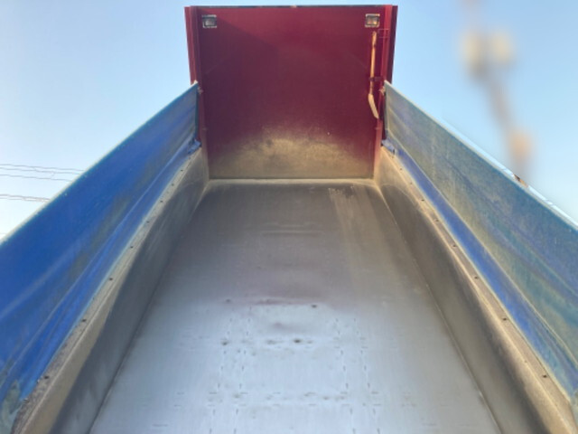 いすゞギガダンプ大型（10t）[写真09]