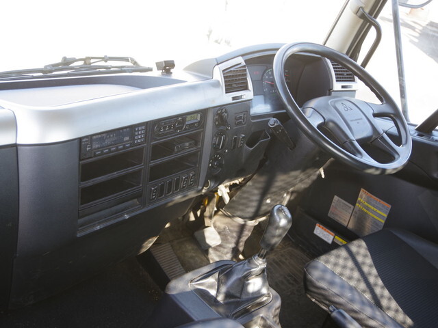 三菱ふそうファイター平ボディ中型（4t）[写真25]