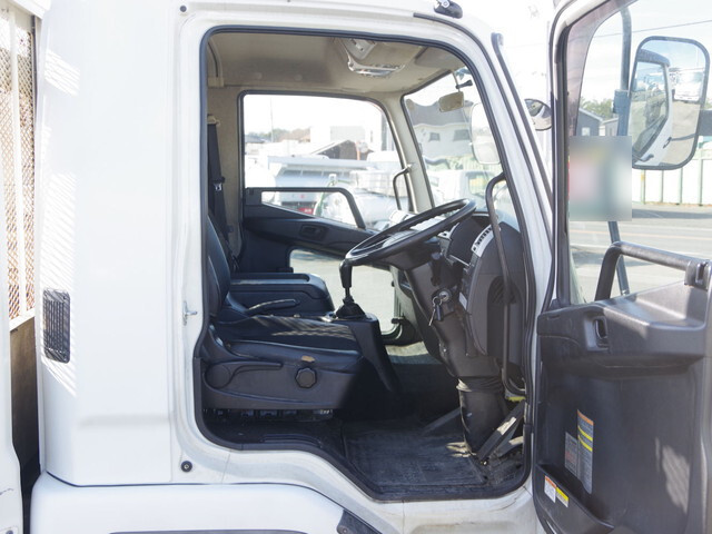 三菱ふそうファイター平ボディ中型（4t）[写真26]