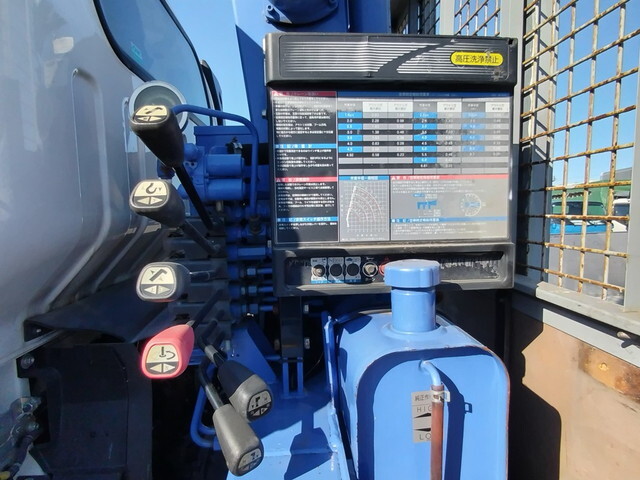 いすゞエルフクレーン4段小型（2t・3t）[写真17]