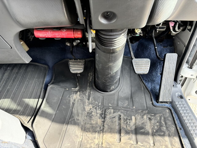 いすゞエルフクレーン4段小型（2t・3t）[写真35]