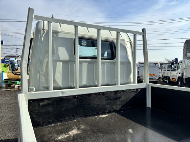 三菱ふそうキャンター平ボディ小型（2t・3t）[写真10]