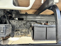 三菱ふそうキャンター平ボディ小型（2t・3t）[写真12]