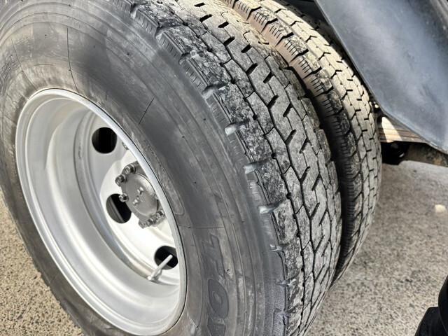 三菱ふそうキャンター平ボディ小型（2t・3t）[写真18]