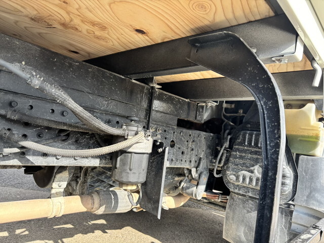 三菱ふそうキャンター平ボディ小型（2t・3t）[写真21]
