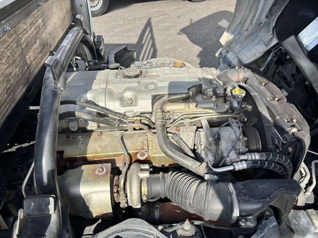 三菱ふそうキャンター平ボディ小型（2t・3t）[写真26]